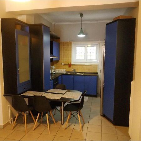 Lg Apartment Bnb Атина Екстериор снимка