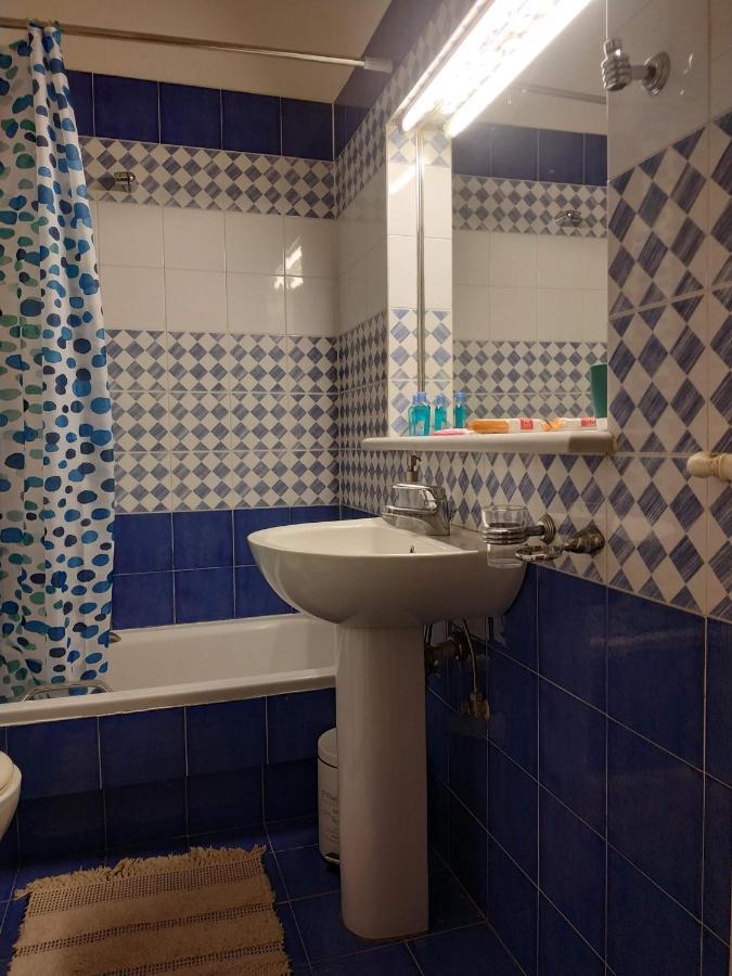 Lg Apartment Bnb Атина Екстериор снимка